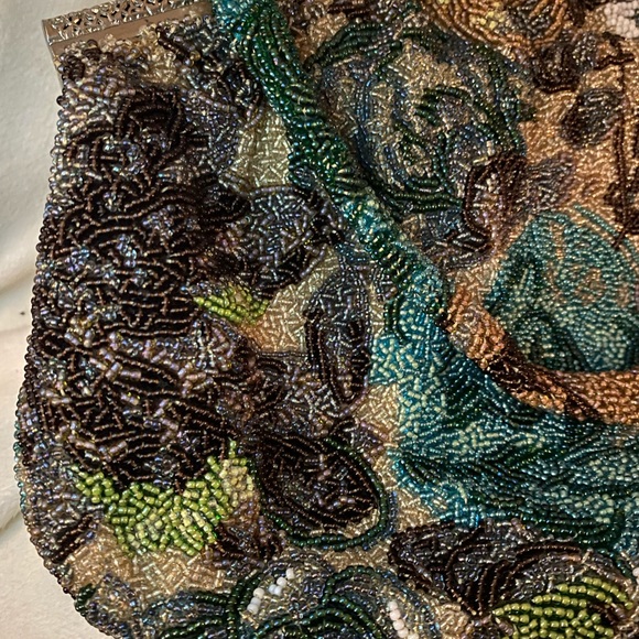 Beautiful beaded flower design Italian Clutch - Picture 3 of 9